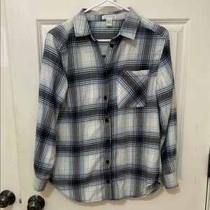 Revamped Casual Button Down Shirt flannel size small black, white light blue